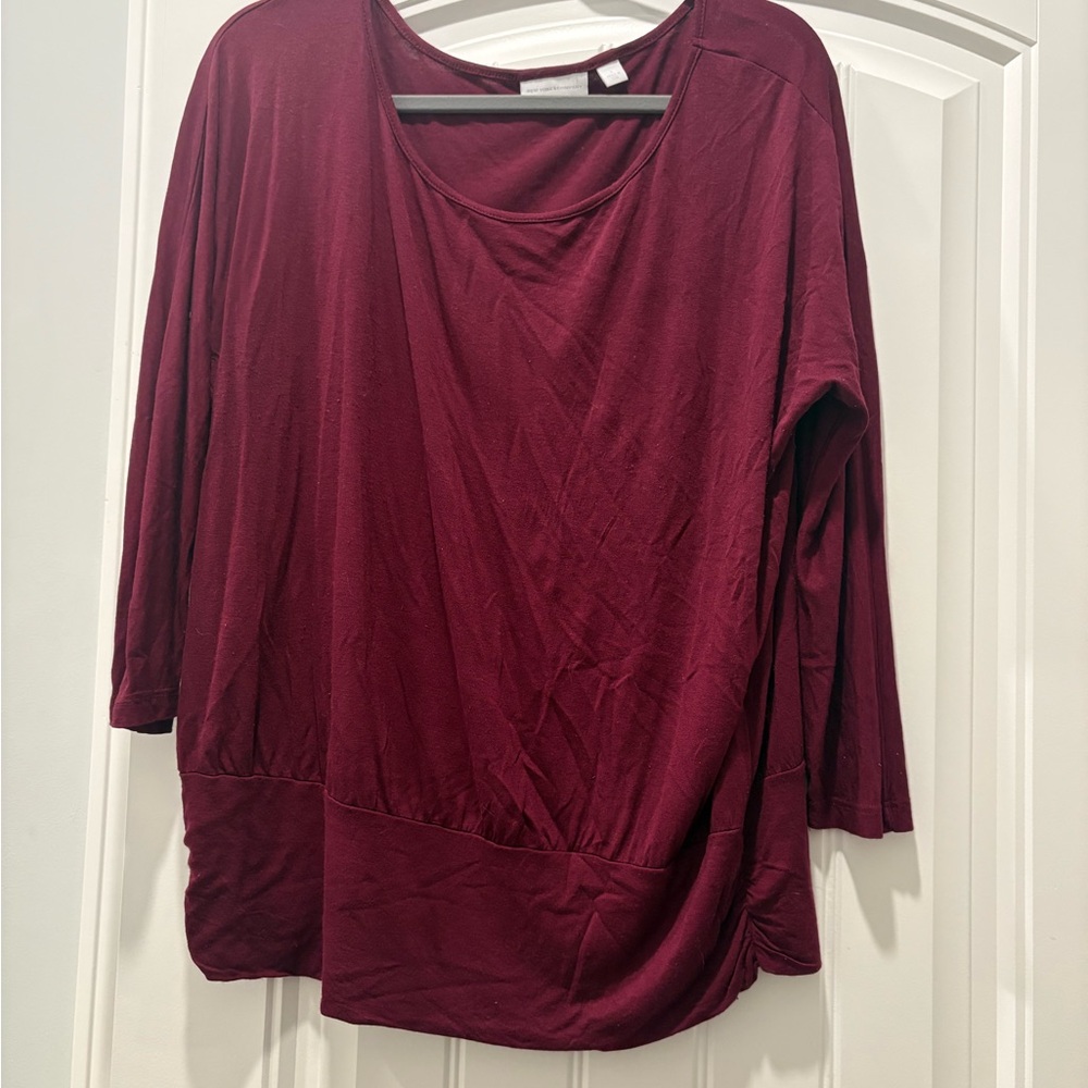 New York & Company Burgundy Long Sleeve Tee